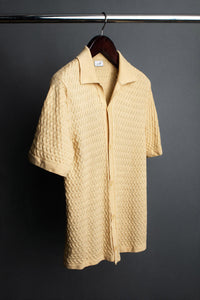 Color: Crema