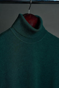 Color: Green