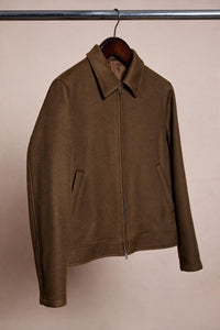 Color: Tobacco