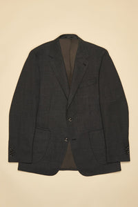 Monochrome Builder Capsule