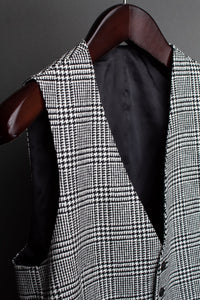 Color: Black and White