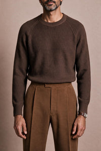 Color: Marrone