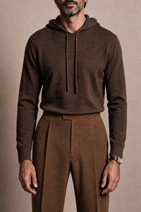 Color: Marrone