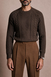 Color: Marrone