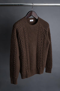 Color: Marrone