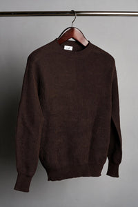 Color: Marrone