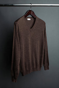 Color: Marrone