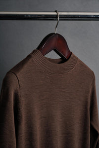 Color: Marrone