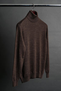 Color: Marrone