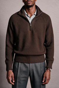 Color: Marrone