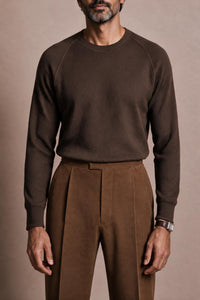 Color: Marrone