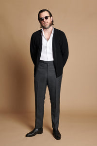 Monochrome Builder Capsule