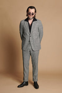 Monochrome Builder Capsule