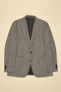 Monochrome Builder Capsule