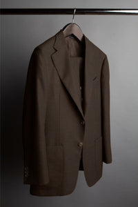 Color: Brown