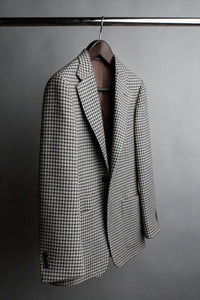 Color: Black White Houndstooth