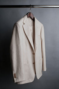 Color: Cream