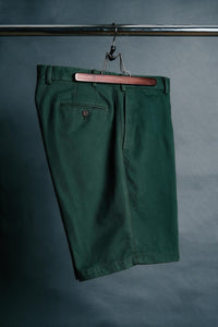 Color: Green