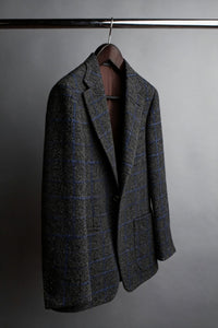 Color: Gray Windowpane