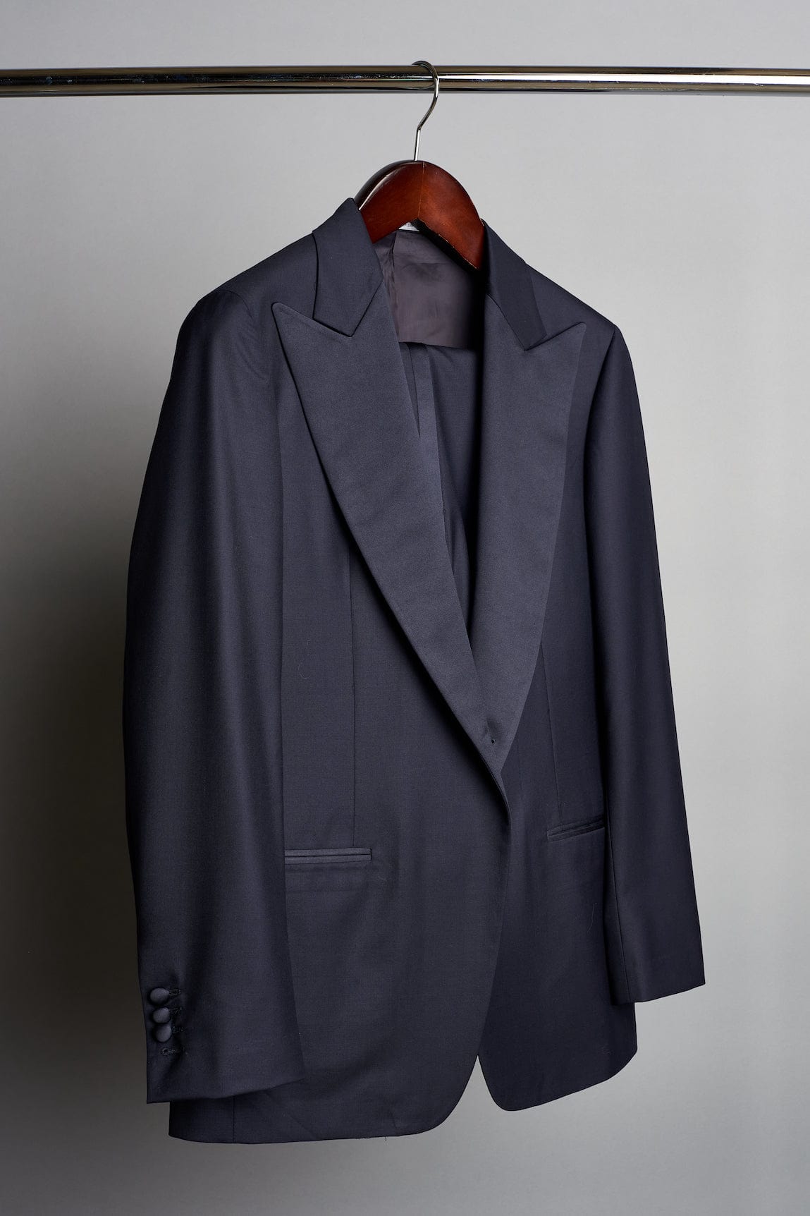 Super 200s Tuxedo
