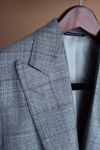 Color: Silver Windowpane Old