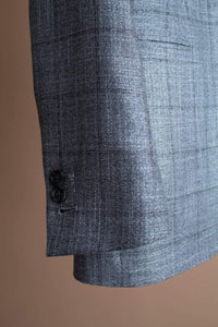 Color: Silver Windowpane